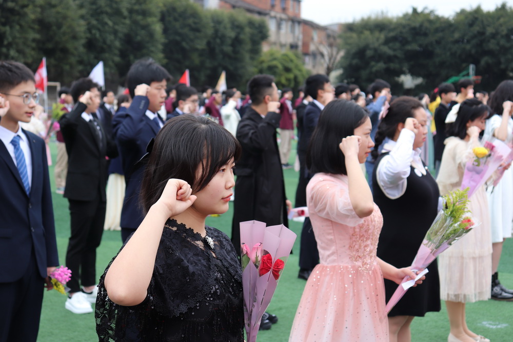 16.学生宣誓_调整大小.jpg