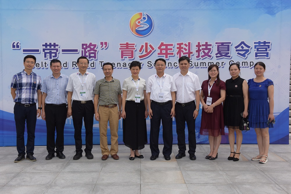 7——中国科协青少年科技中心副主任张振威来我校指导教学工作.jpg