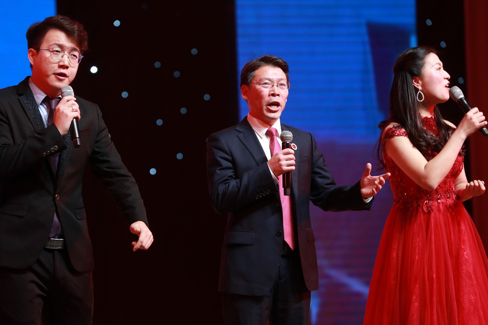 杨校_调整大小.jpg